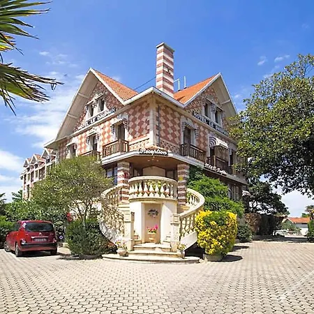 Le Dauphin Hotel