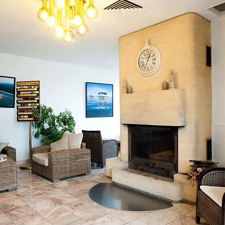 Le Dauphin 3* Αρασόν