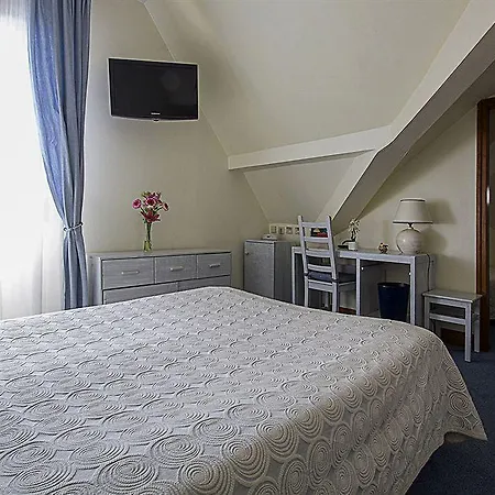 Le Dauphin מלון 3*