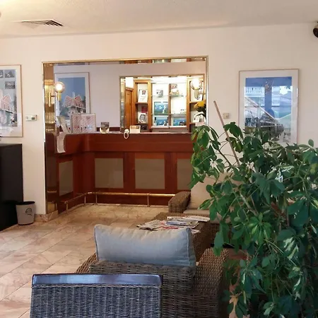 Le Dauphin Hotel 3*