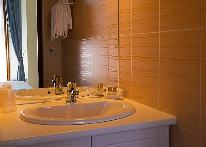 호텔 르 도핀 3*